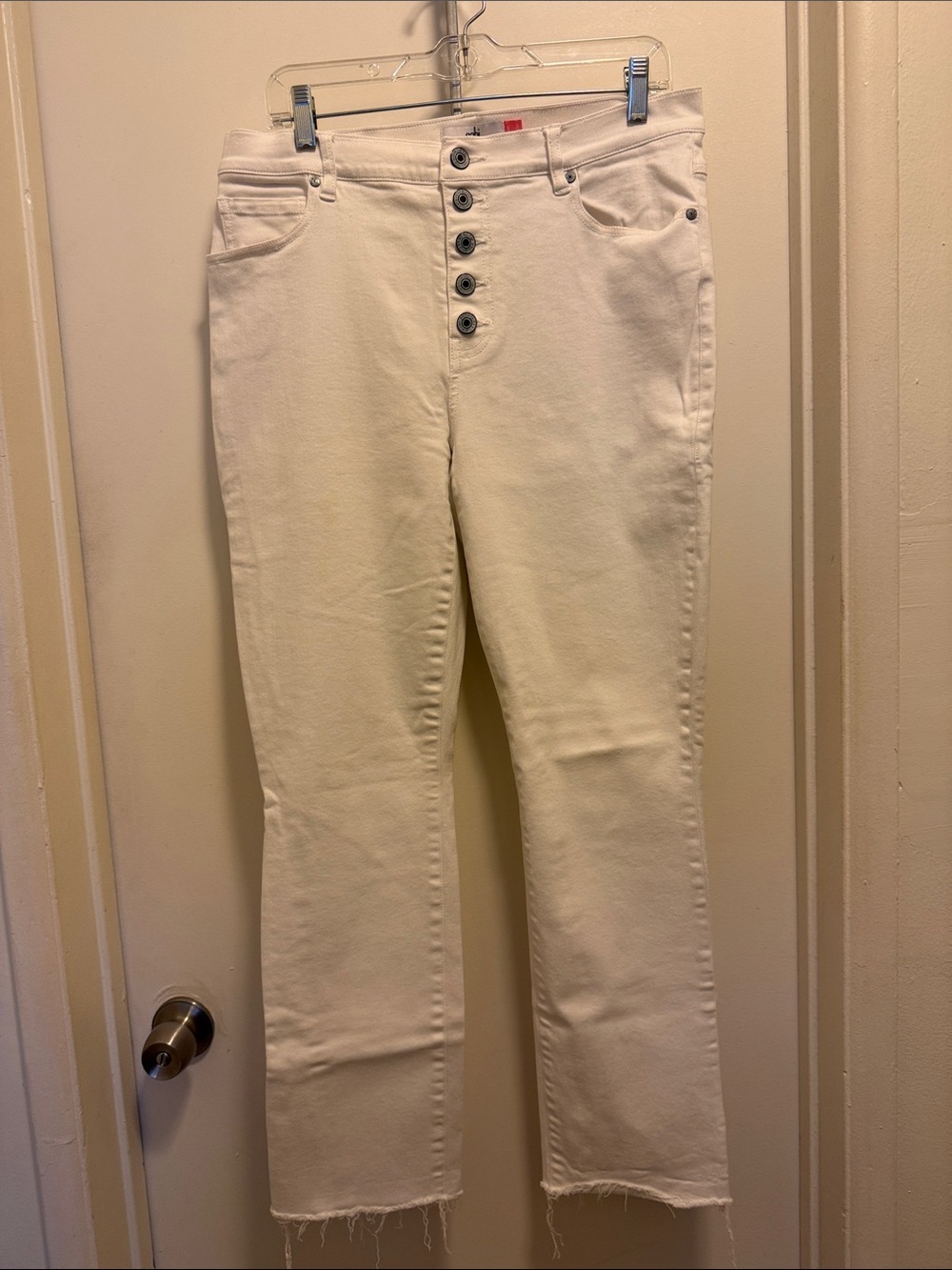 CAbi Cream Button-Fly Cropped Jeans